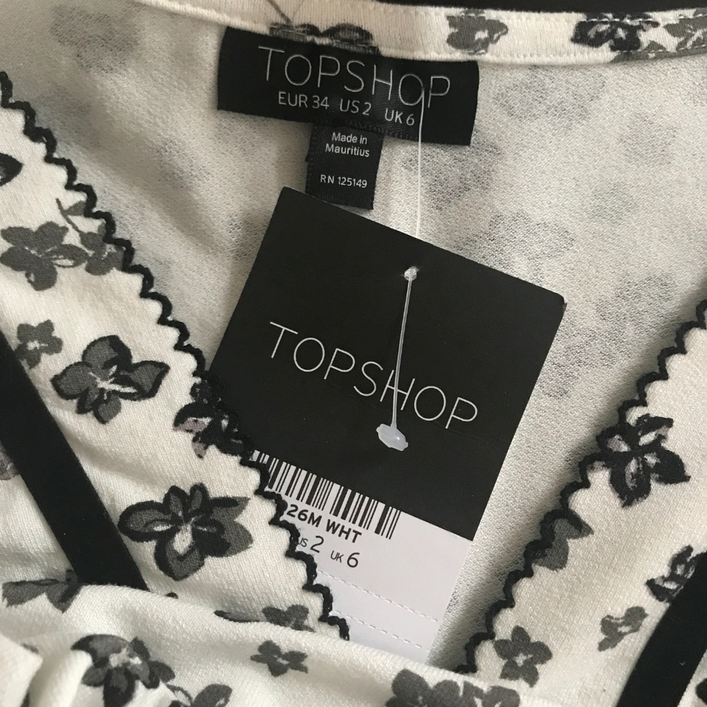 TopShop Floral Cotton Boho Dress XS NWT Smocking White black 0246 - Picture 7 of 7